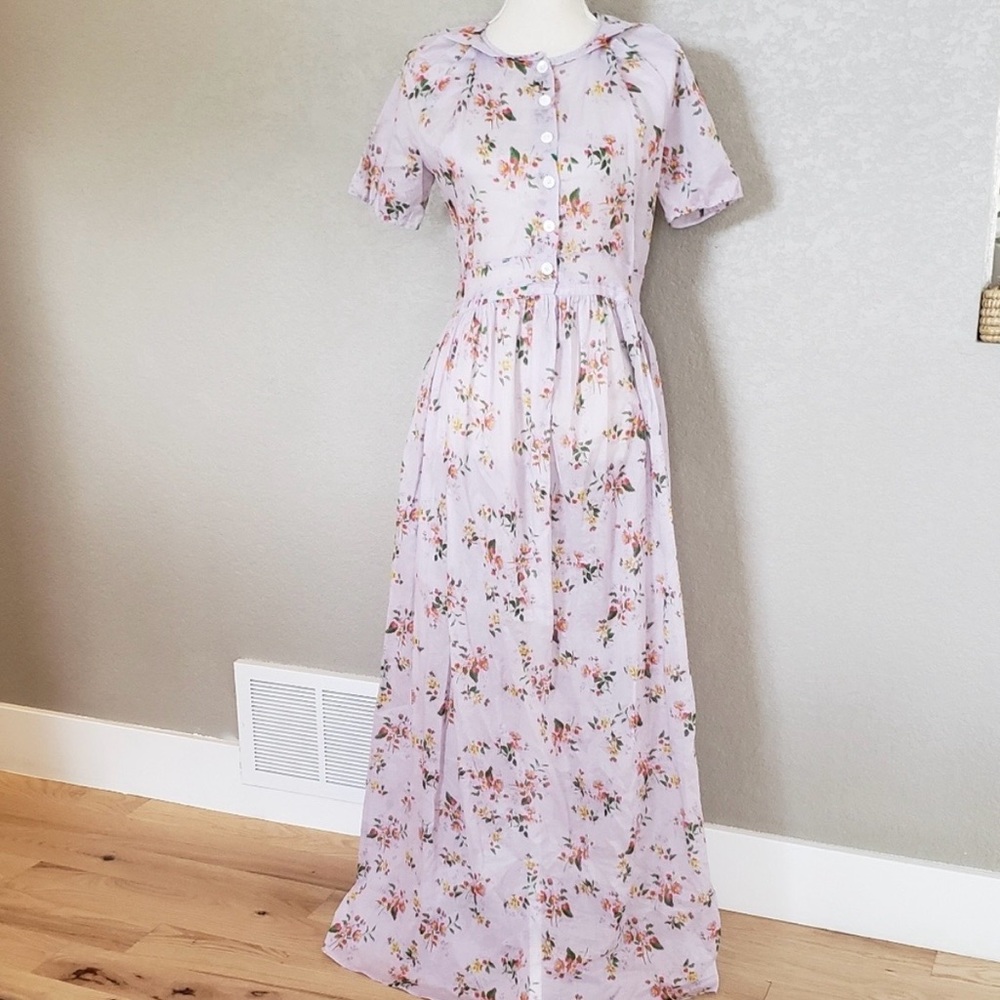Chic Floral Lavender Maxi Dress